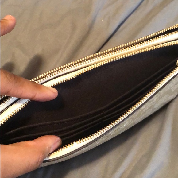 Coach wristlet - Picture 3 of 5